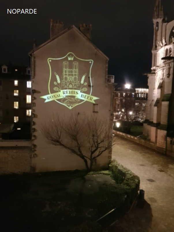 the-facade-light-advertising