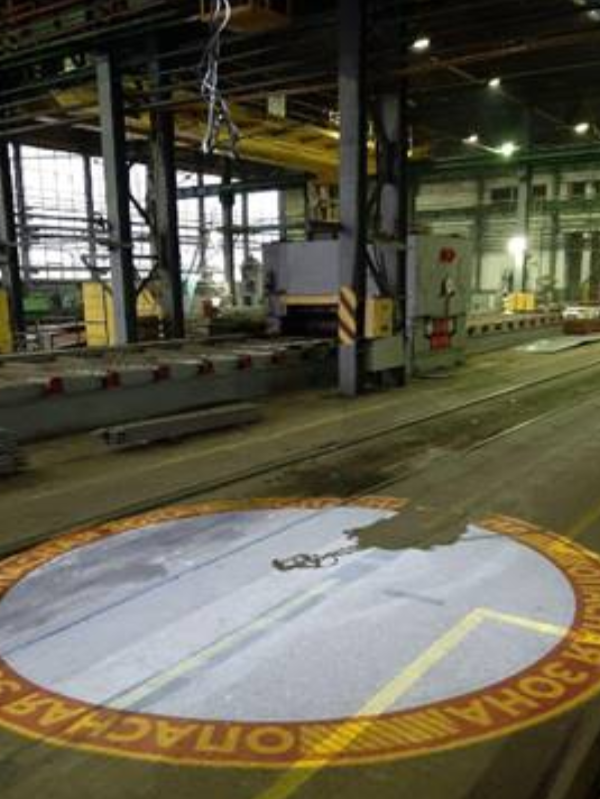 Industrial projection lamp travelling crane caution notice